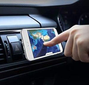 iPhoneの車載ホルダーでおすすめは?ゲル式吸盤やマグネットが人気!